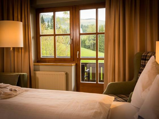 alle Zimmer verfügen über einen Balkon