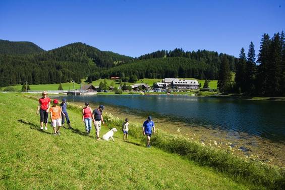 Der Teichalmsee direkt beim Hotel