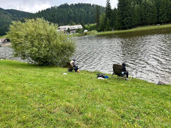 Die fleißigen Fischer beim Hegefischen