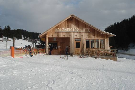 Skihütte bei den Holzmeisterliften (c) TVB Almenland